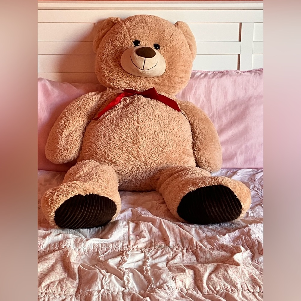 giant teddy bear
